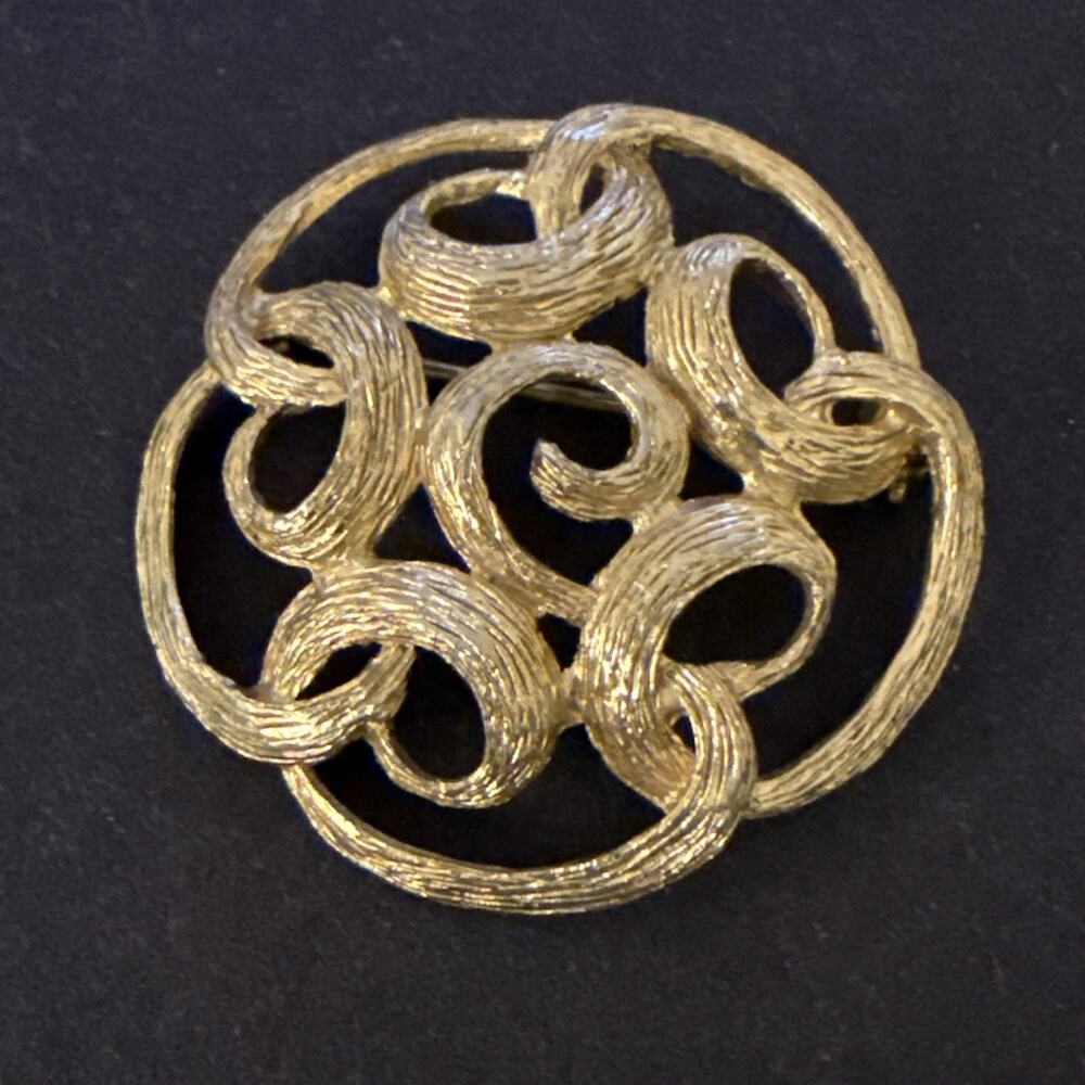 Vintage 1970s Sarah Coventry "Tracery" Brooch Gold Tone